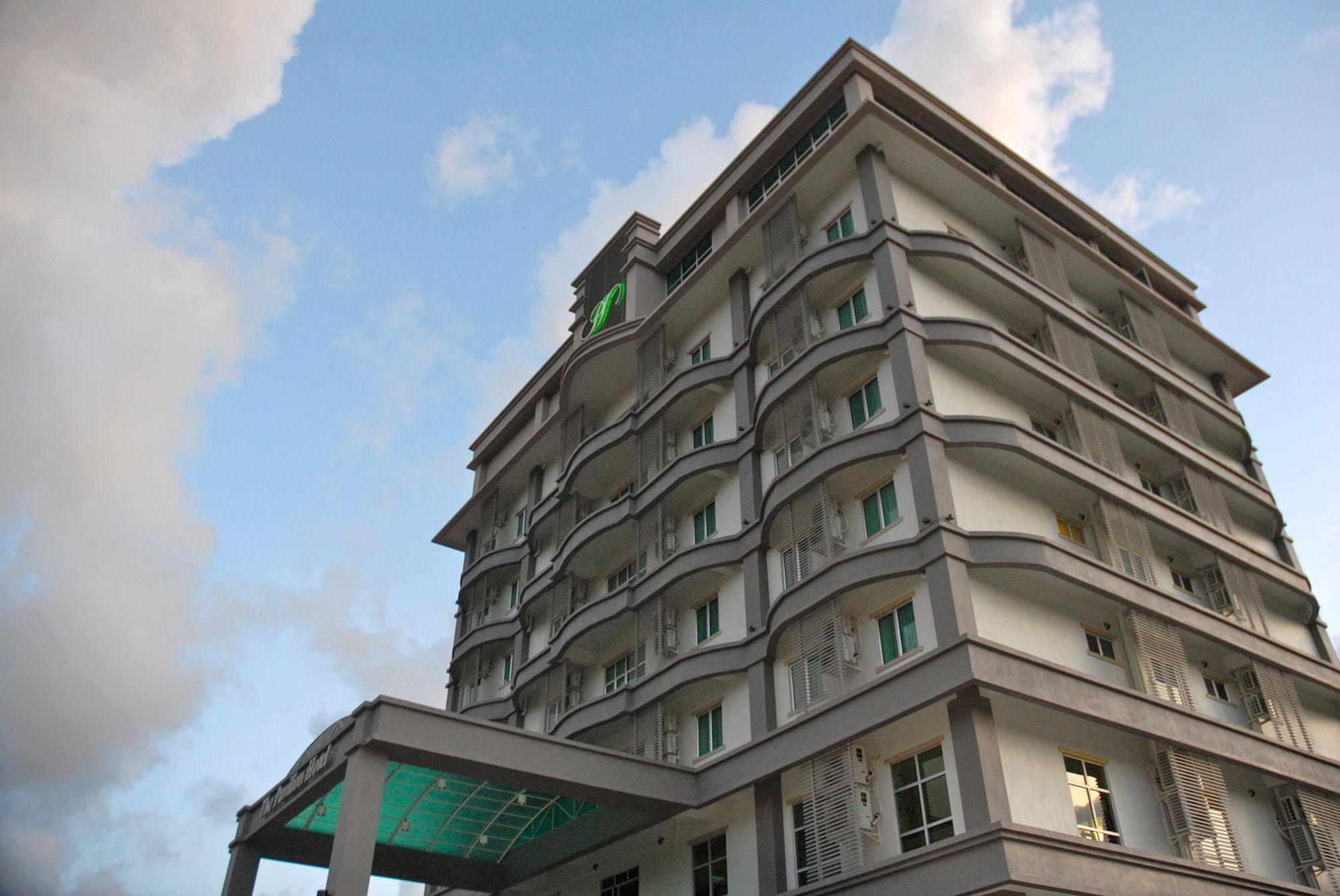 The Pavilion Hotel Sandakan Ngoại thất bức ảnh